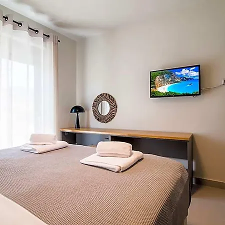 Two-bedroom Sea View شقة *