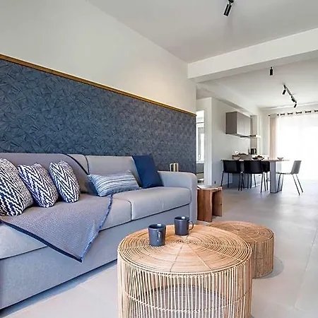 Two-bedroom Sea View Apartment *
